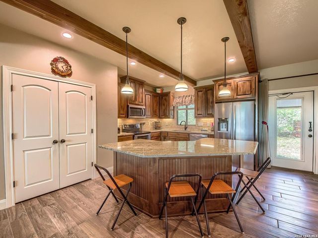 6197 Pfeil Rd, Schertz, TX 78154