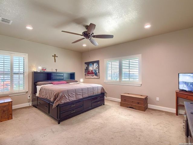 6197 Pfeil Rd, Schertz, TX 78154