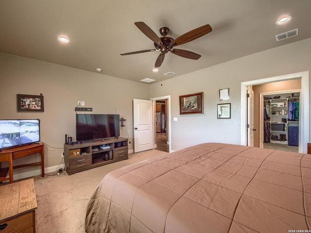 6197 Pfeil Rd, Schertz, TX 78154