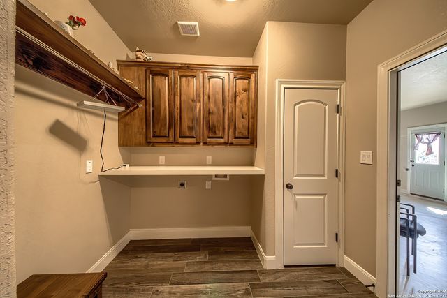 6197 Pfeil Rd, Schertz, TX 78154