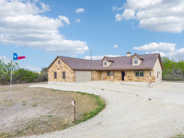 6197 Pfeil Rd, Schertz, TX 78154