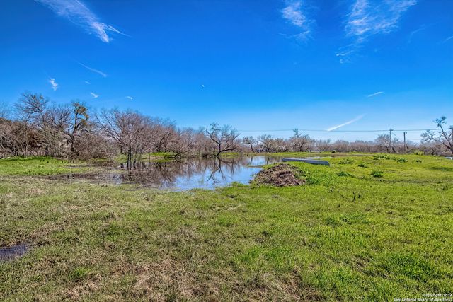 6197 Pfeil Rd, Schertz, TX 78154