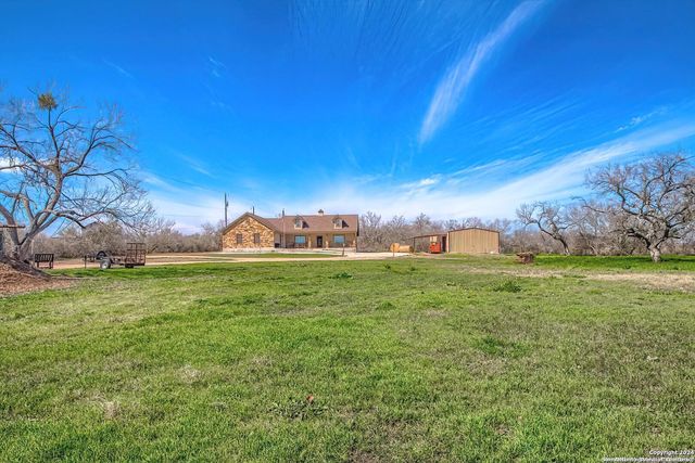 6197 Pfeil Rd, Schertz, TX 78154