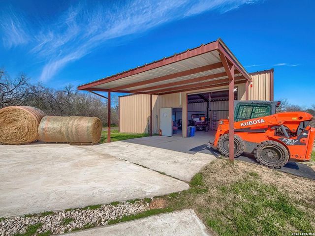 6197 Pfeil Rd, Schertz, TX 78154