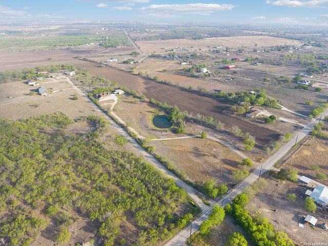 6197 Pfeil Rd, Schertz, TX 78154