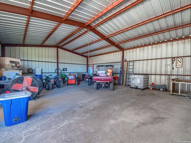 6197 Pfeil Rd, Schertz, TX 78154