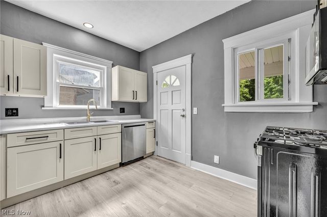 1009 W 10th Street, Lorain, OH 44052