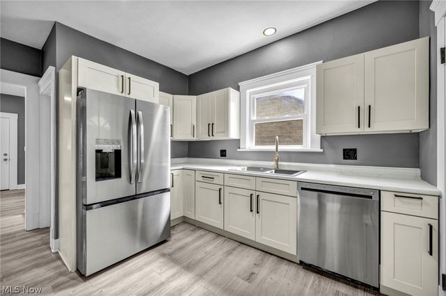 1009 W 10th Street, Lorain, OH 44052