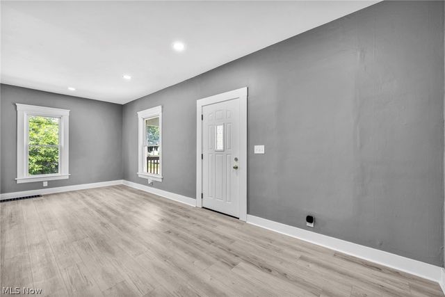 1009 W 10th Street, Lorain, OH 44052