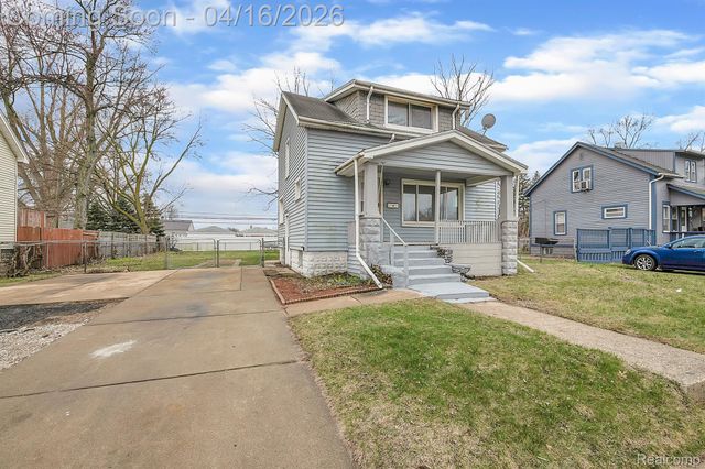 25439 New York Street, Dearborn Heights, MI 48125