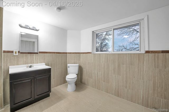 25439 New York Street, Dearborn Heights, MI 48125