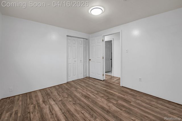 25439 New York Street, Dearborn Heights, MI 48125