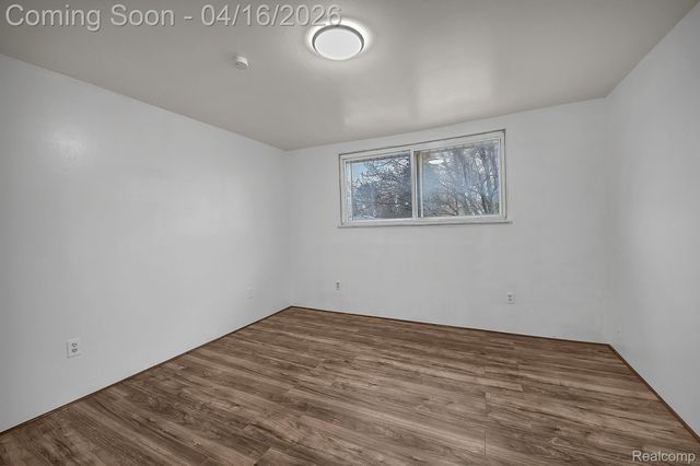 25439 New York Street, Dearborn Heights, MI 48125