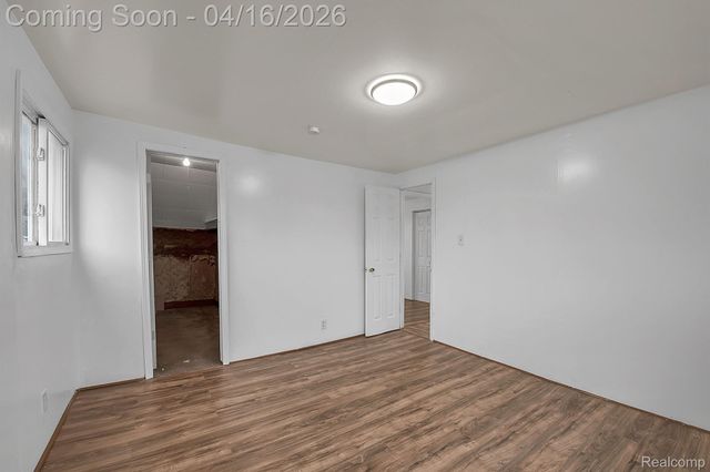 25439 New York Street, Dearborn Heights, MI 48125