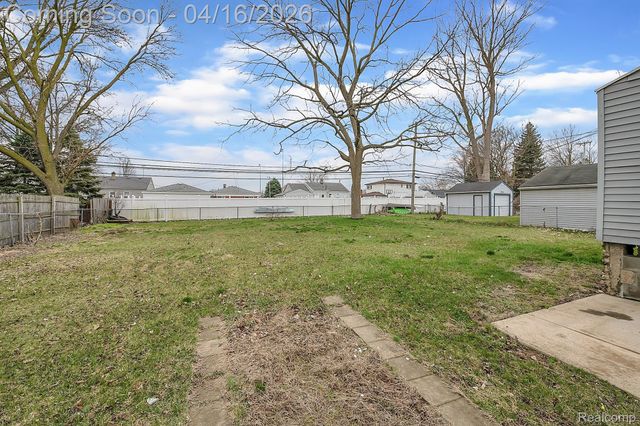 25439 New York Street, Dearborn Heights, MI 48125