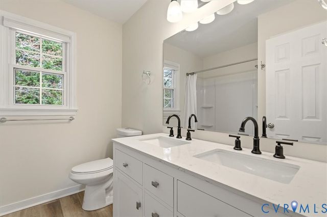 104 Thornhill Dr, Chester, VA 23836