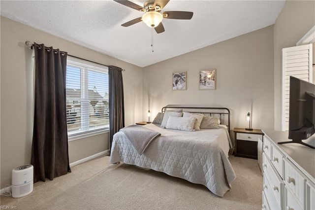 3944 Roebling LN, Virginia Beach, VA 23452