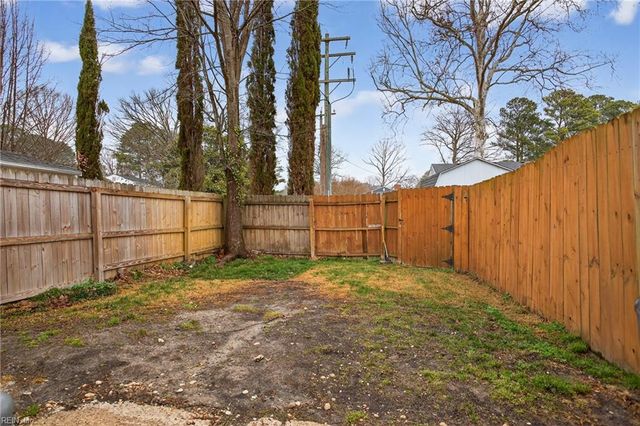 3944 Roebling LN, Virginia Beach, VA 23452