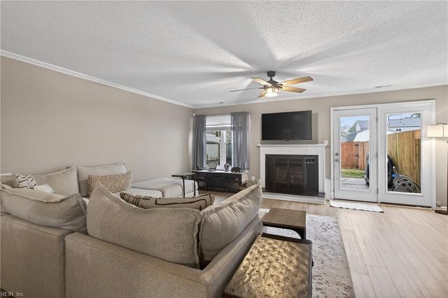 3944 Roebling LN, Virginia Beach, VA 23452