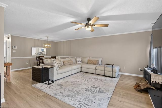 3944 Roebling LN, Virginia Beach, VA 23452