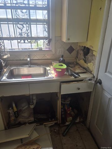 2105 Seward Avenue, Bronx, NY 10473