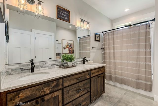 60870 Billadeau, Other, CA 97702
