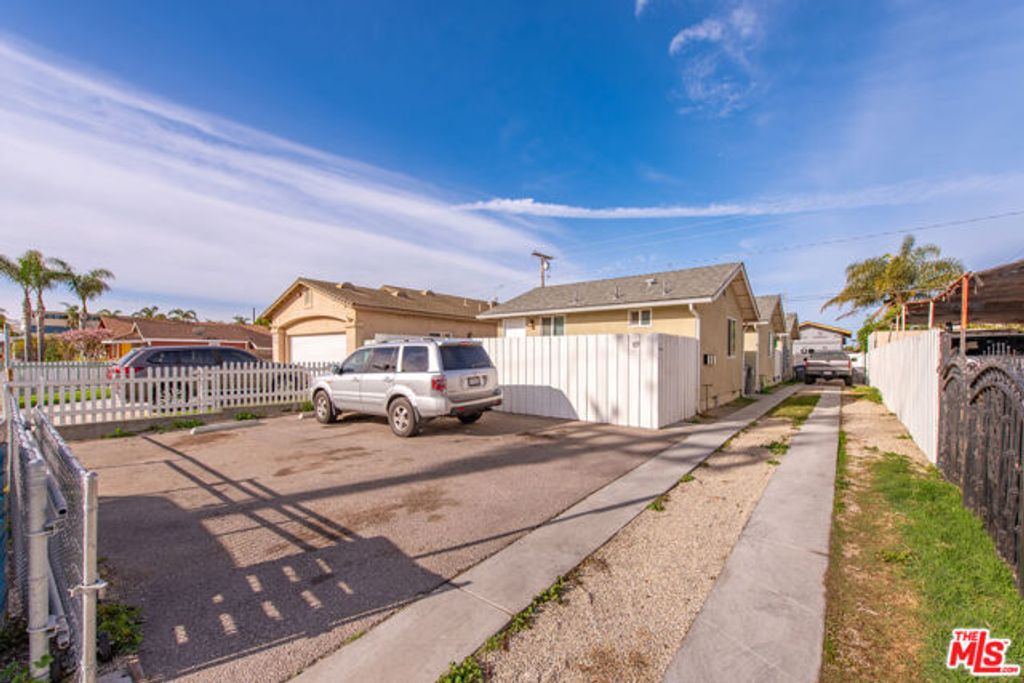 117 S Hayes Avenue, Oxnard, CA 93030
