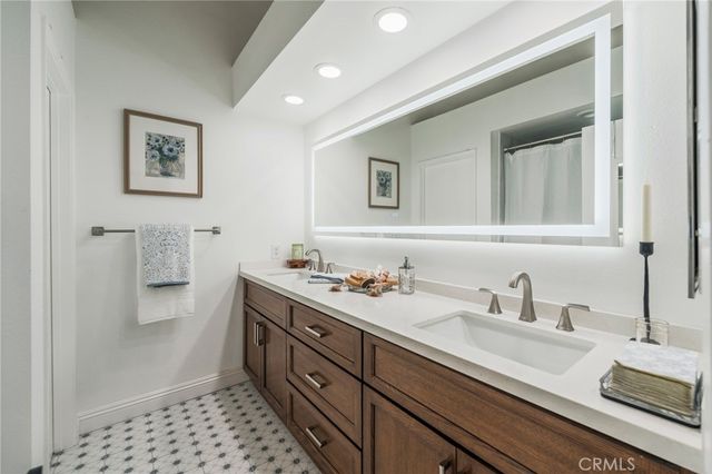 6097 E Montefino, Anaheim, CA 92807