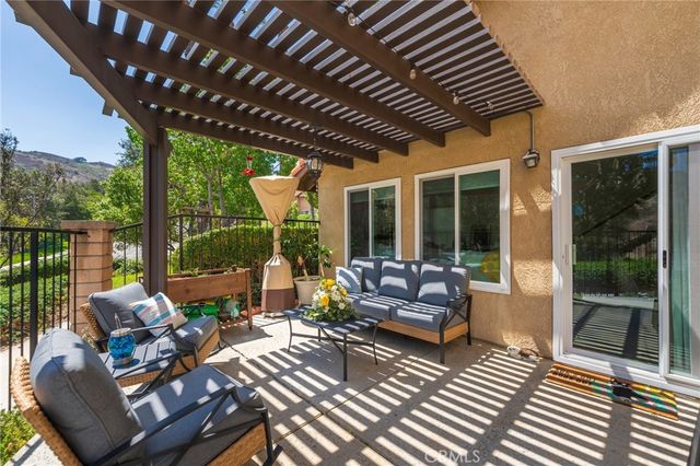 6097 E Montefino, Anaheim, CA 92807