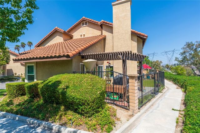 6097 E Montefino, Anaheim, CA 92807