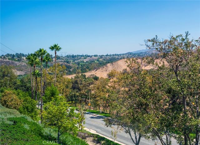 6097 E Montefino, Anaheim, CA 92807