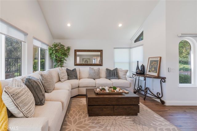 6097 E Montefino, Anaheim, CA 92807