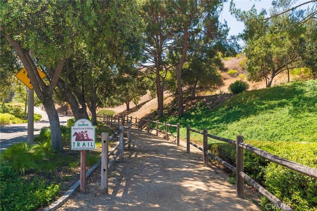6097 E Montefino, Anaheim, CA 92807
