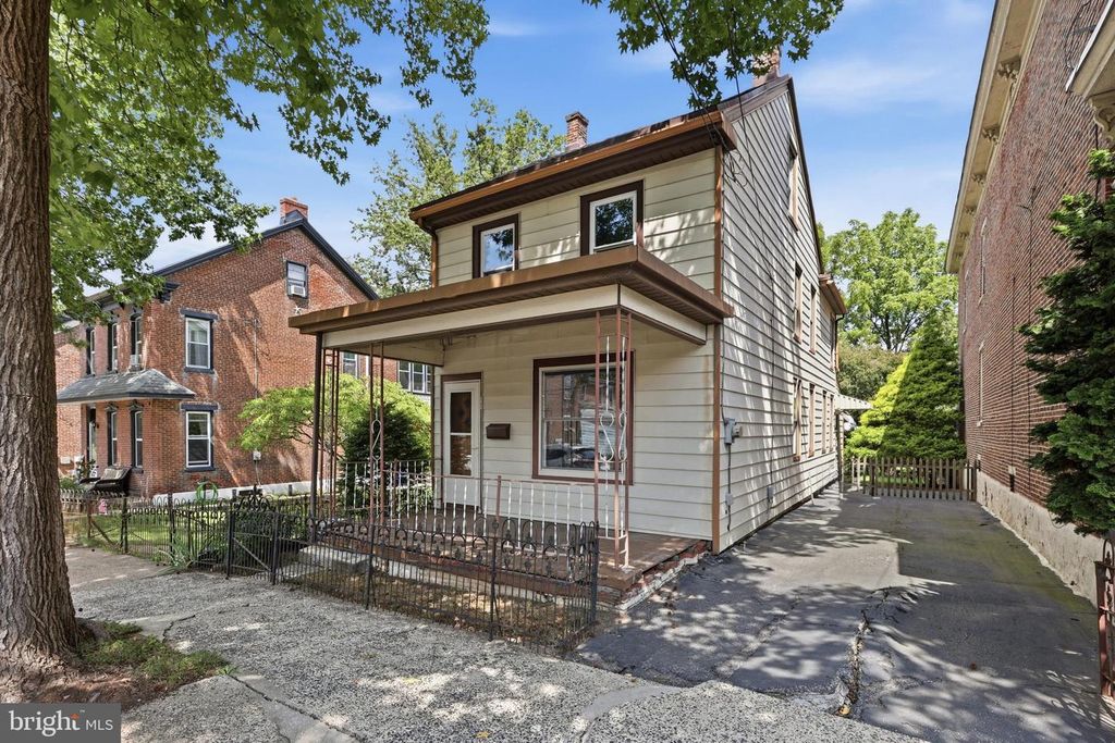 121 WALNUT ST, POTTSTOWN, PA 19464 — photo 2