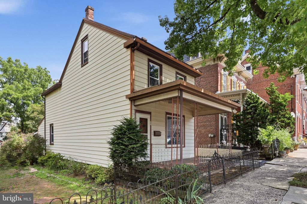 121 WALNUT ST, POTTSTOWN, PA 19464 — photo 3