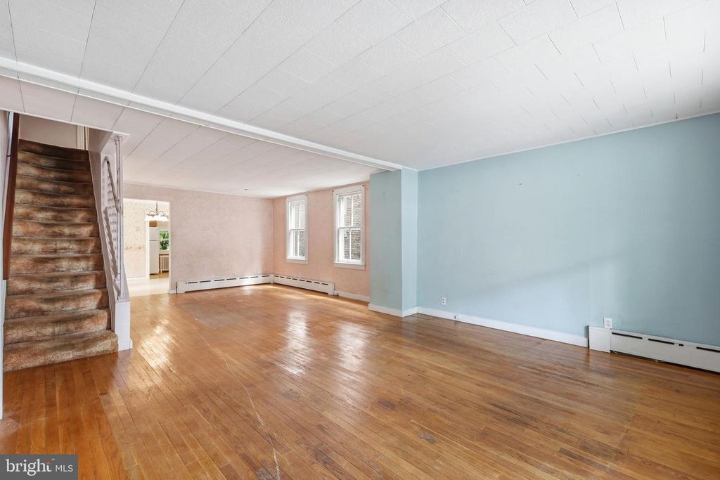 121 WALNUT ST, POTTSTOWN, PA 19464 — photo 5