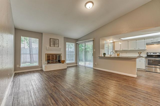 26 W Broken Oak Court, The Woodlands, TX 77381