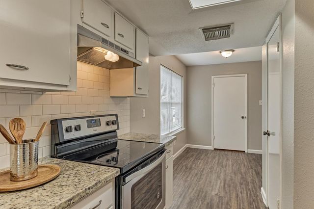 26 W Broken Oak Court, The Woodlands, TX 77381