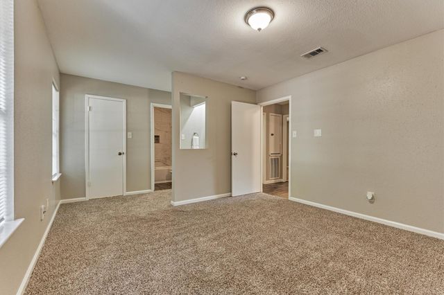 26 W Broken Oak Court, The Woodlands, TX 77381