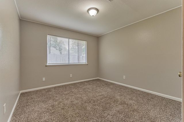 26 W Broken Oak Court, The Woodlands, TX 77381