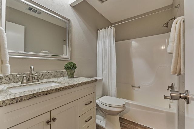 26 W Broken Oak Court, The Woodlands, TX 77381