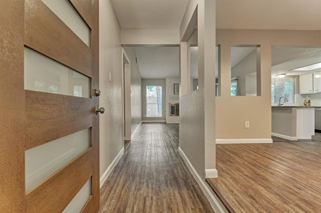 26 W Broken Oak Court, The Woodlands, TX 77381