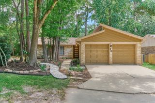 26 W Broken Oak Court, The Woodlands, TX 77381