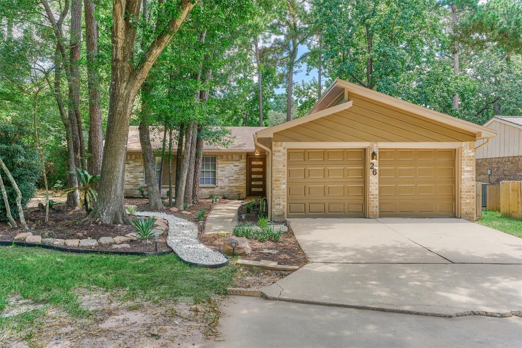 26 W Broken Oak Court, The Woodlands, TX 77381