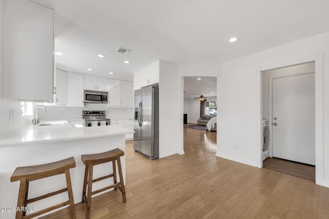 1707 W NIDO Avenue, Mesa, AZ 85202