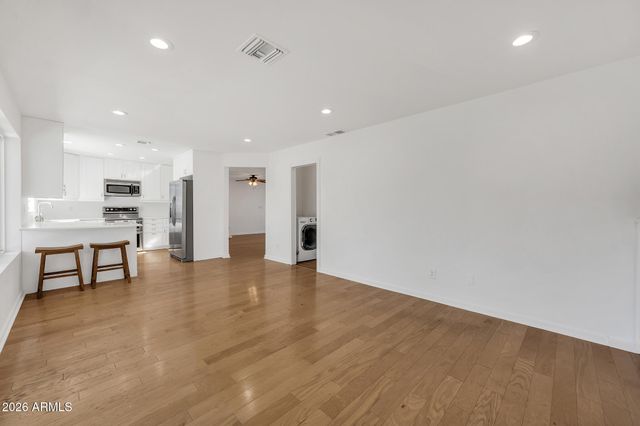 1707 W NIDO Avenue, Mesa, AZ 85202