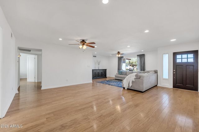 1707 W NIDO Avenue, Mesa, AZ 85202