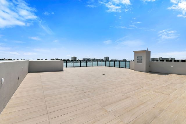12450 SE Crystal Cove Place 2, Jupiter, FL 33469
