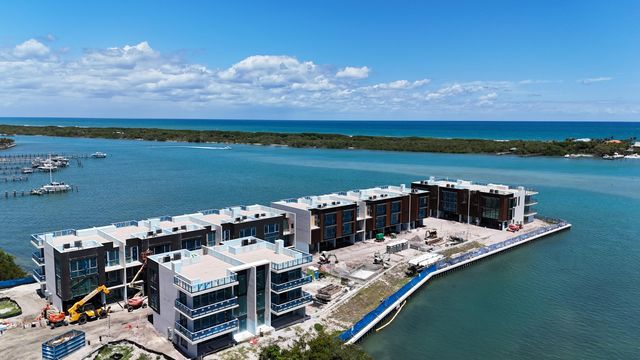 12450 SE Crystal Cove Place 2, Jupiter, FL 33469