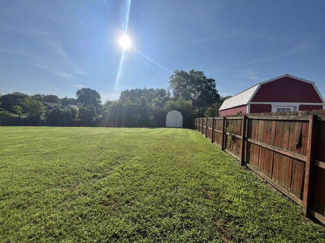 1427 Ambleside Dr, Clarksville, TN 37040